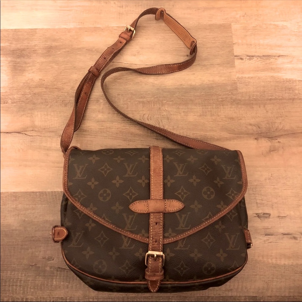 Authentic Louis Vuitton Saumur 30